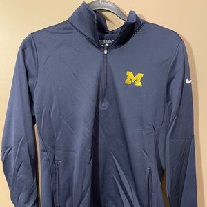 Nike Women’s 1/4 zip